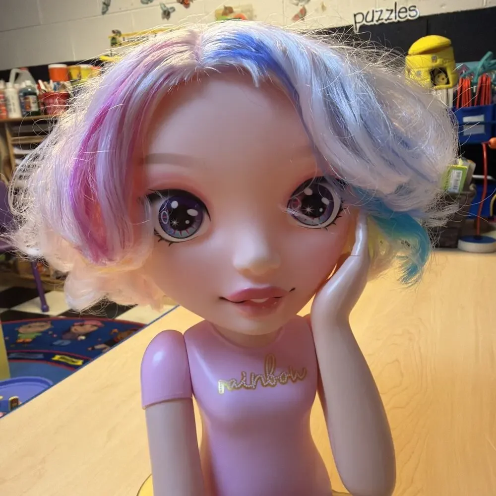 Rainbow High Bella Parker 13